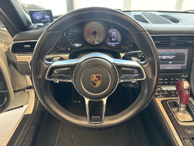 PORSCHE 911 2016 Image 44