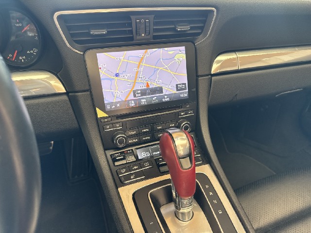 PORSCHE 911 2016 Image 46