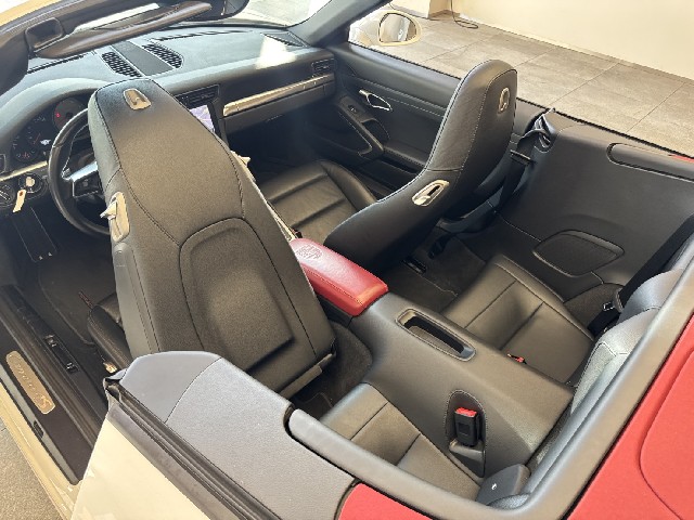 PORSCHE 911 2016 Image 52