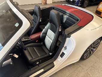 PORSCHE 911 2016 Image 48
