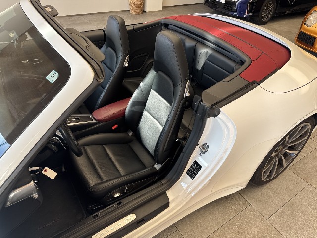 PORSCHE 911 2016 Image 54
