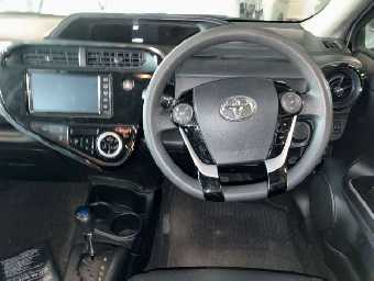 TOYOTA AQUA 2021 Image 6