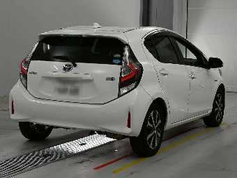 TOYOTA AQUA 2019 Image 2