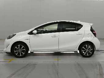 TOYOTA AQUA 2019 Image 4