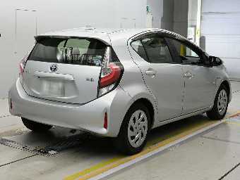 TOYOTA AQUA 2018 Image 2