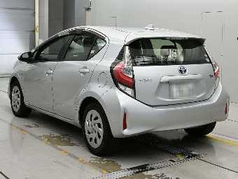 TOYOTA AQUA 2018 Image 6