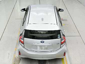 TOYOTA AQUA 2018 Image 8