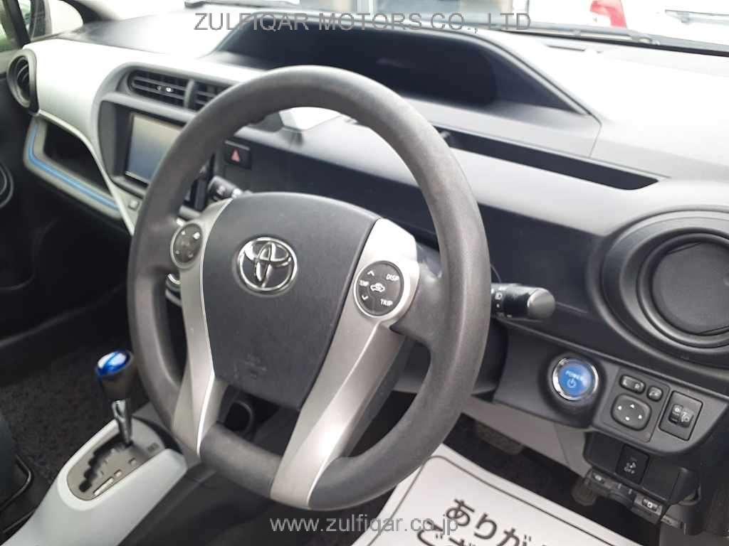 TOYOTA AQUA 2014 Image 9