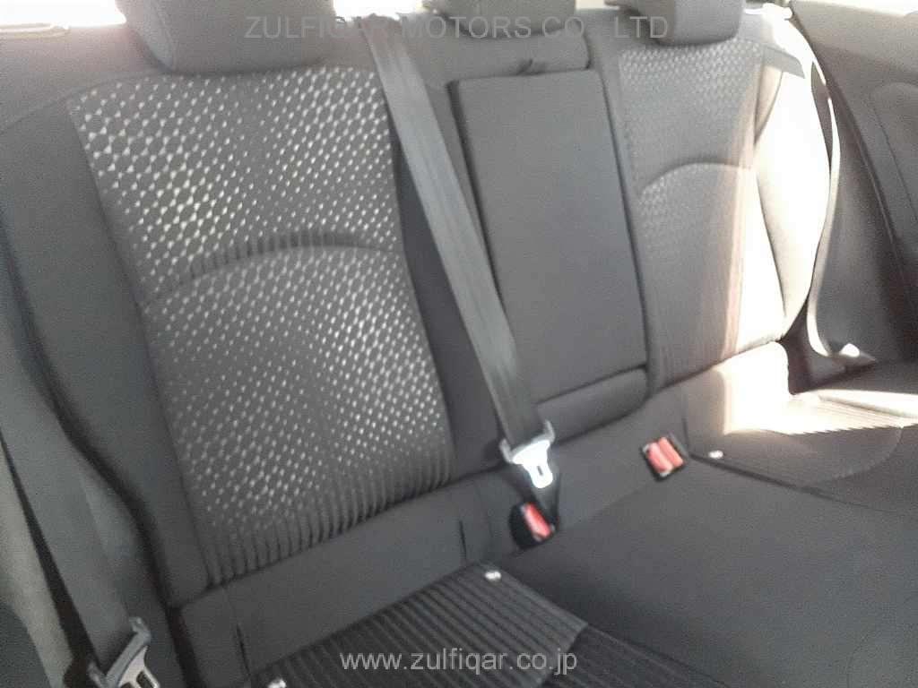 TOYOTA PRIUS 2018 Image 11