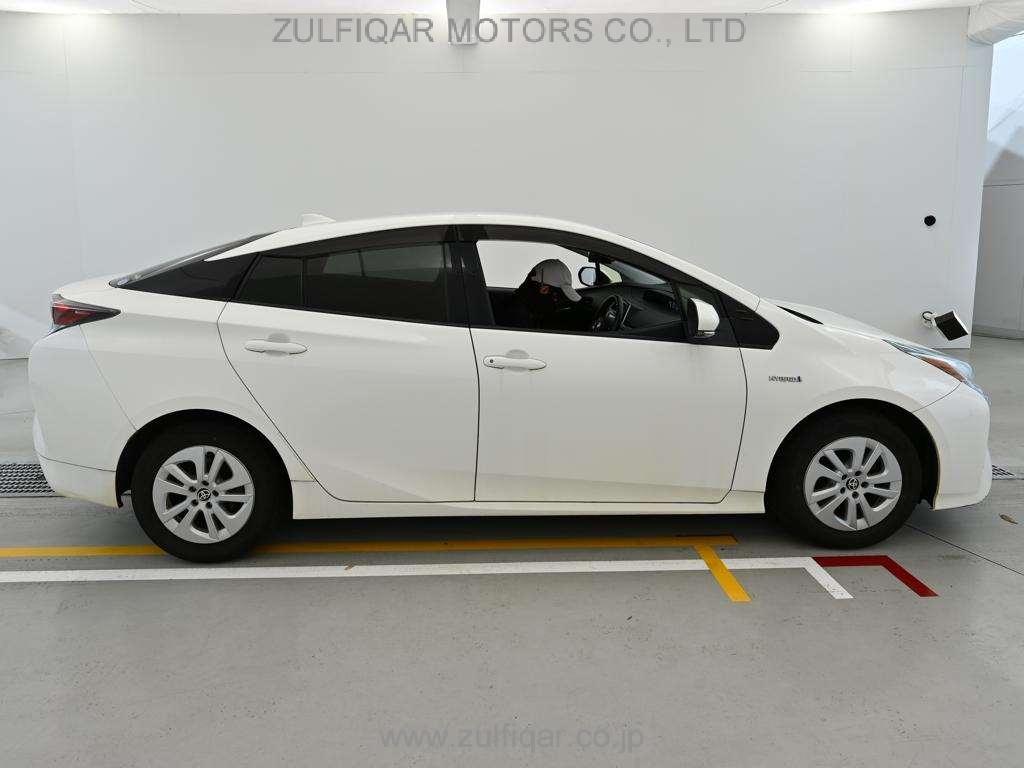TOYOTA PRIUS 2018 Image 3