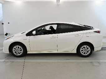 TOYOTA PRIUS 2018 Image 4