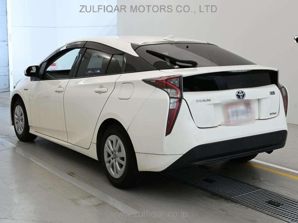 TOYOTA PRIUS 2018 Image 6