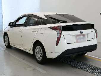 TOYOTA PRIUS 2018 Image 6