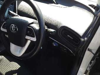 TOYOTA PRIUS 2018 Image 9
