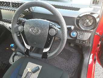 TOYOTA AQUA 2017 Image 9