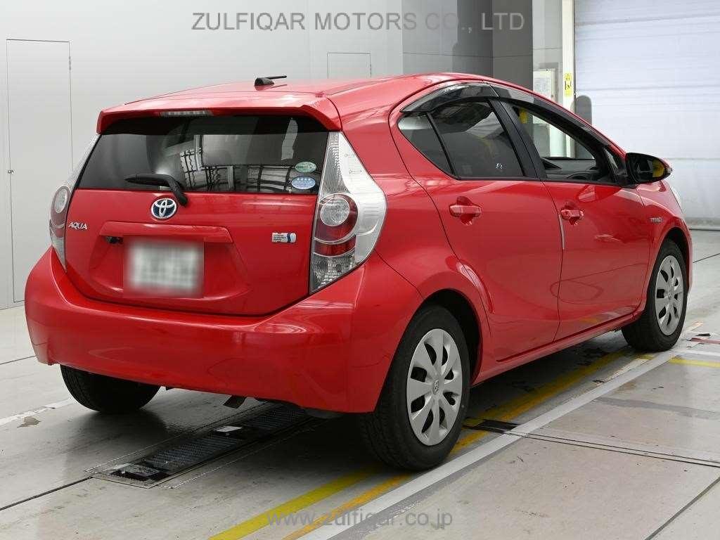 TOYOTA AQUA 2014 Image 2