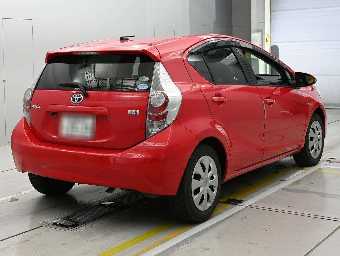 TOYOTA AQUA 2014 Image 2