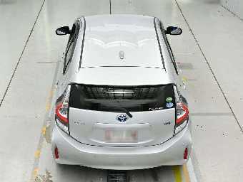 TOYOTA AQUA 2021 Image 8