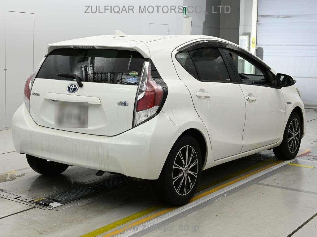 TOYOTA AQUA 2015 Image 2