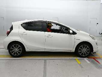 TOYOTA AQUA 2015 Image 3