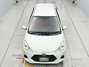 TOYOTA AQUA 2015 Image 7