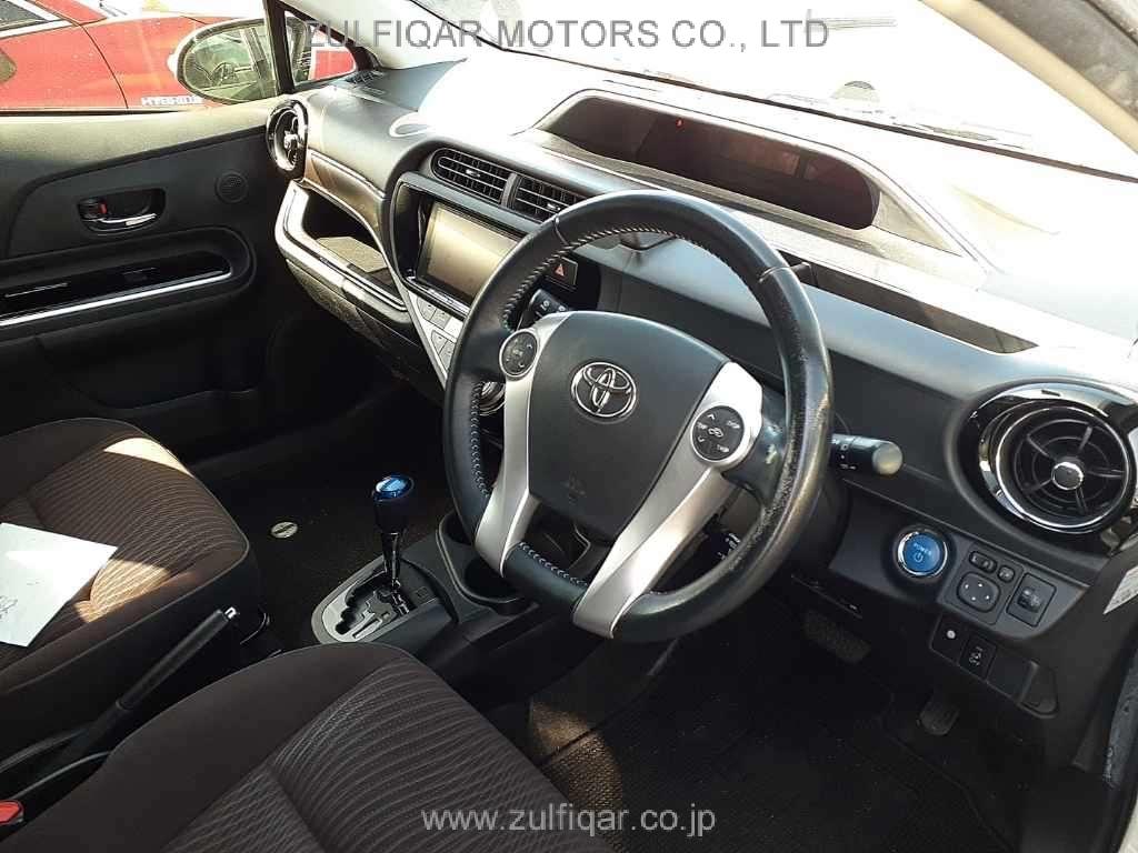 TOYOTA AQUA 2015 Image 9