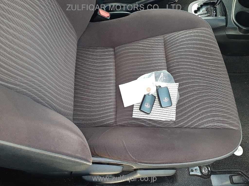 TOYOTA AQUA 2015 Image 10