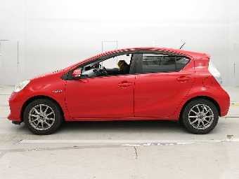 TOYOTA AQUA 2014 Image 4