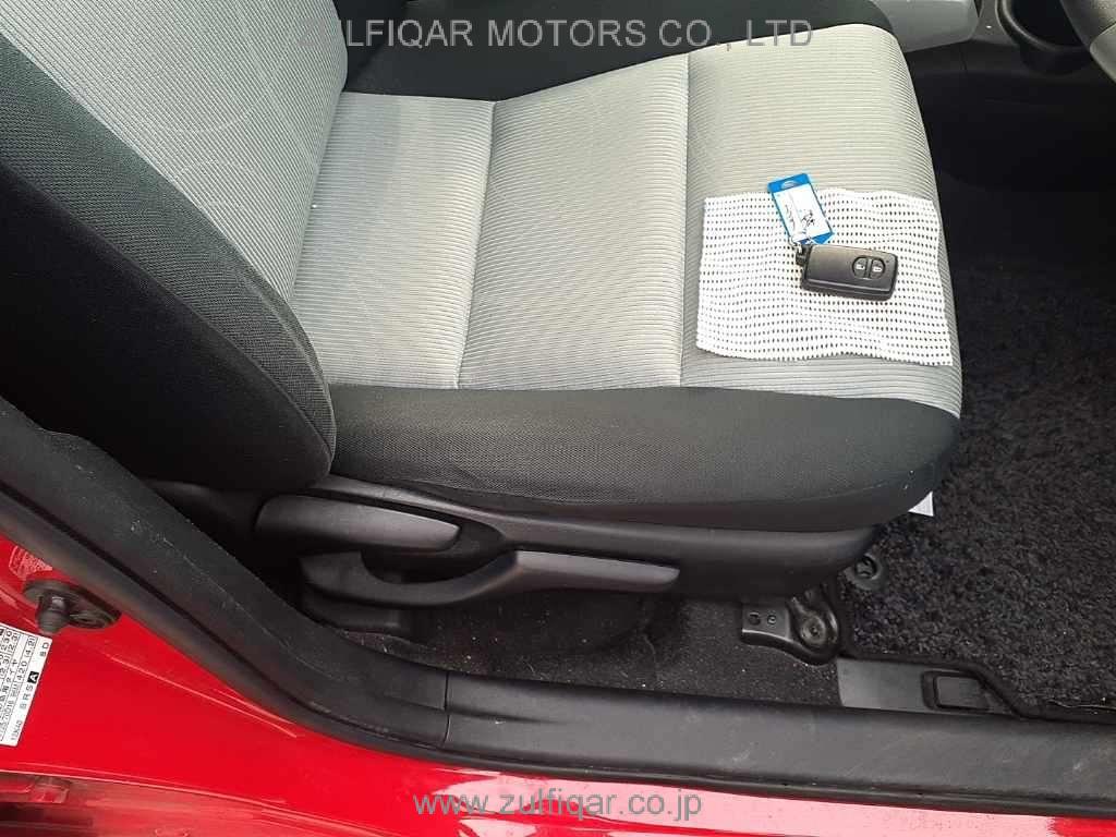TOYOTA AQUA 2014 Image 10