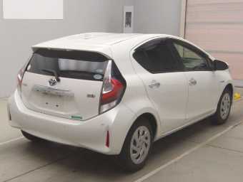 TOYOTA AQUA 2019 Image 2