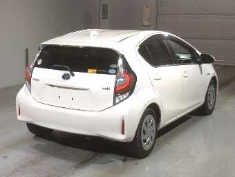 TOYOTA AQUA 2019 Image 2