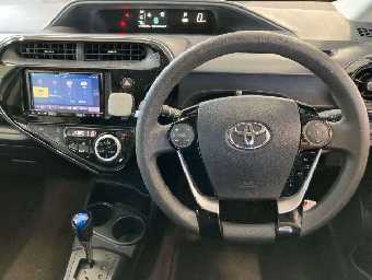 TOYOTA AQUA 2018 Image 8