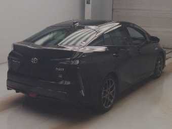 TOYOTA PRIUS PHV 2021 Image 2