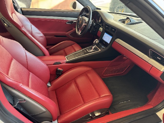 PORSCHE 911 2015 Image 20