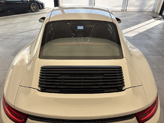 PORSCHE 911 2015 Image 31