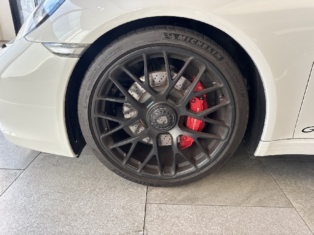 PORSCHE 911 2015 Image 34