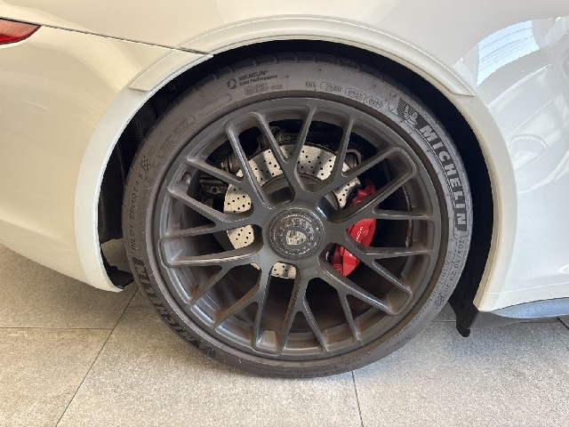 PORSCHE 911 2015 Image 36