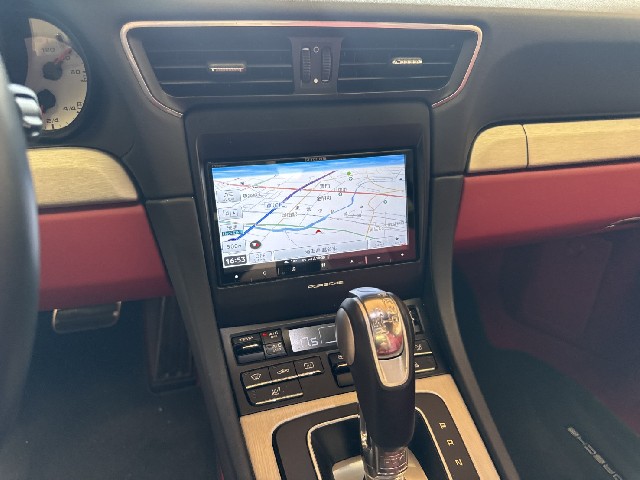PORSCHE 911 2015 Image 42