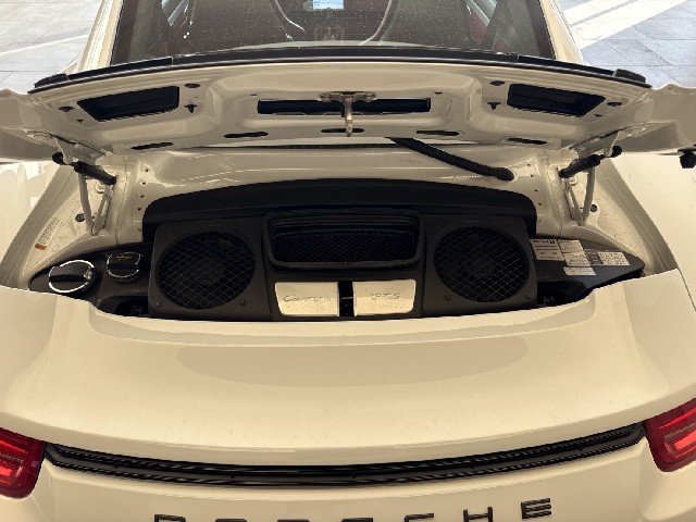 PORSCHE 911 2015 Image 56