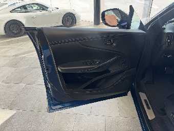 ASTON MARTIN DBX 2023 Image 12