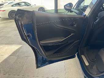ASTON MARTIN DBX 2023 Image 16