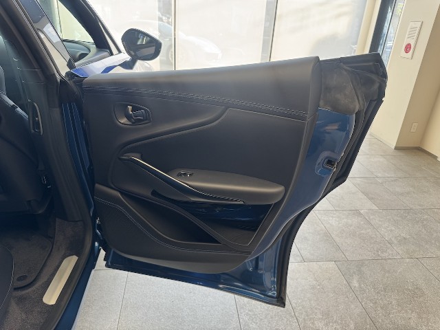 ASTON MARTIN DBX 2023 Image 26