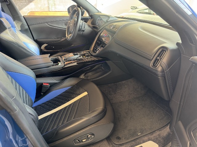 ASTON MARTIN DBX 2023 Image 27
