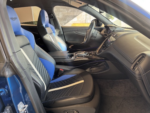 ASTON MARTIN DBX 2023 Image 28