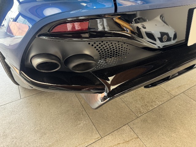 ASTON MARTIN DBX 2023 Image 37