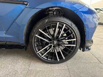 ASTON MARTIN DBX 2023 Image 38
