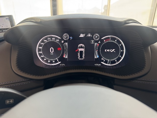 ASTON MARTIN DBX 2023 Image 48