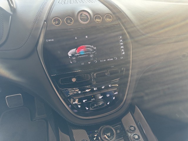 ASTON MARTIN DBX 2023 Image 50