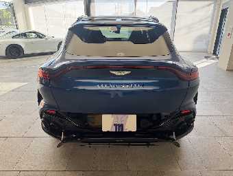 ASTON MARTIN DBX 2023 Image 6