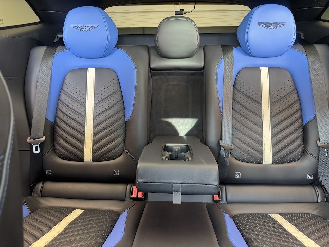 ASTON MARTIN DBX 2023 Image 61
